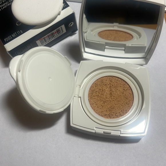 Chanel Le Blanc Cushion SOLD - Picture 3 of 3